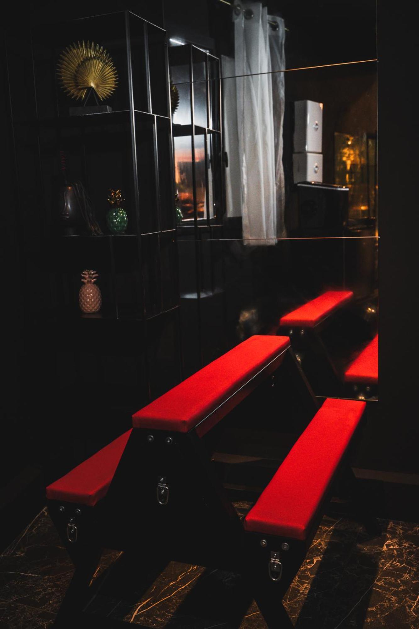 Amour D'Une Nuit, Loveroom Сарсель Экстерьер фото